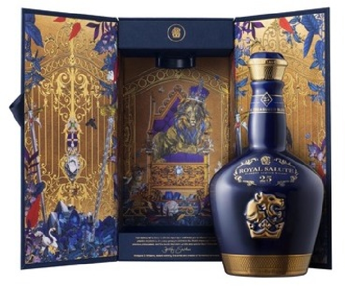 Royal Salute Treasured Blend - Blended Scotch Whisky 25y 0.7L 40% gift pack